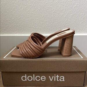 Dolce Vita Women's Tan Heeled Sandals